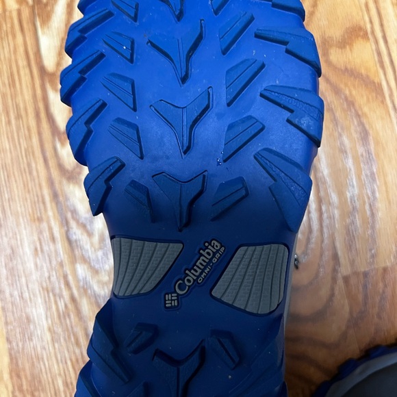 Boys Columbia boots - Picture 3 of 4